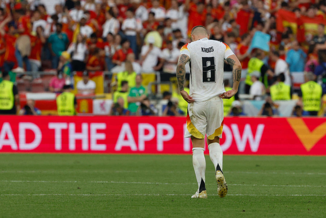 El centrocampista de Alemania, Toni Kroos, al finalizar el partido de cuartos de final de la Eurocopa entre España y Alemania, en Stuttgart, en una foto de archivo. EFE/ JJ Guillén